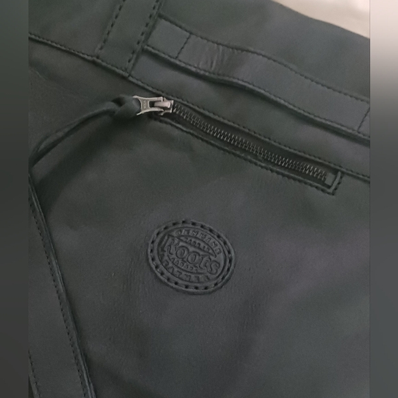 💼 Roots Messenger Bag - Picture 14 of 16